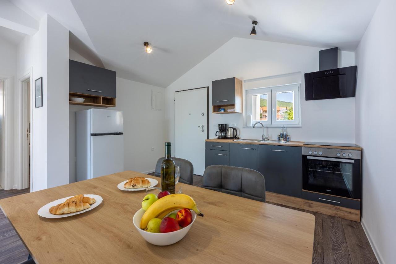 Luxury Apartments Lovorka 3 & 4***/**** Selce Buitenkant foto