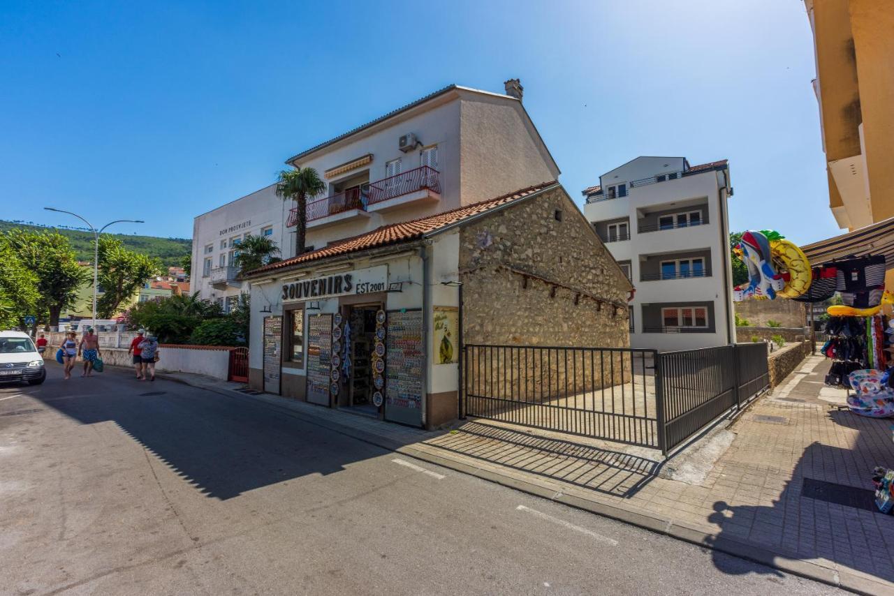 Luxury Apartments Lovorka 3 & 4***/**** Selce Buitenkant foto