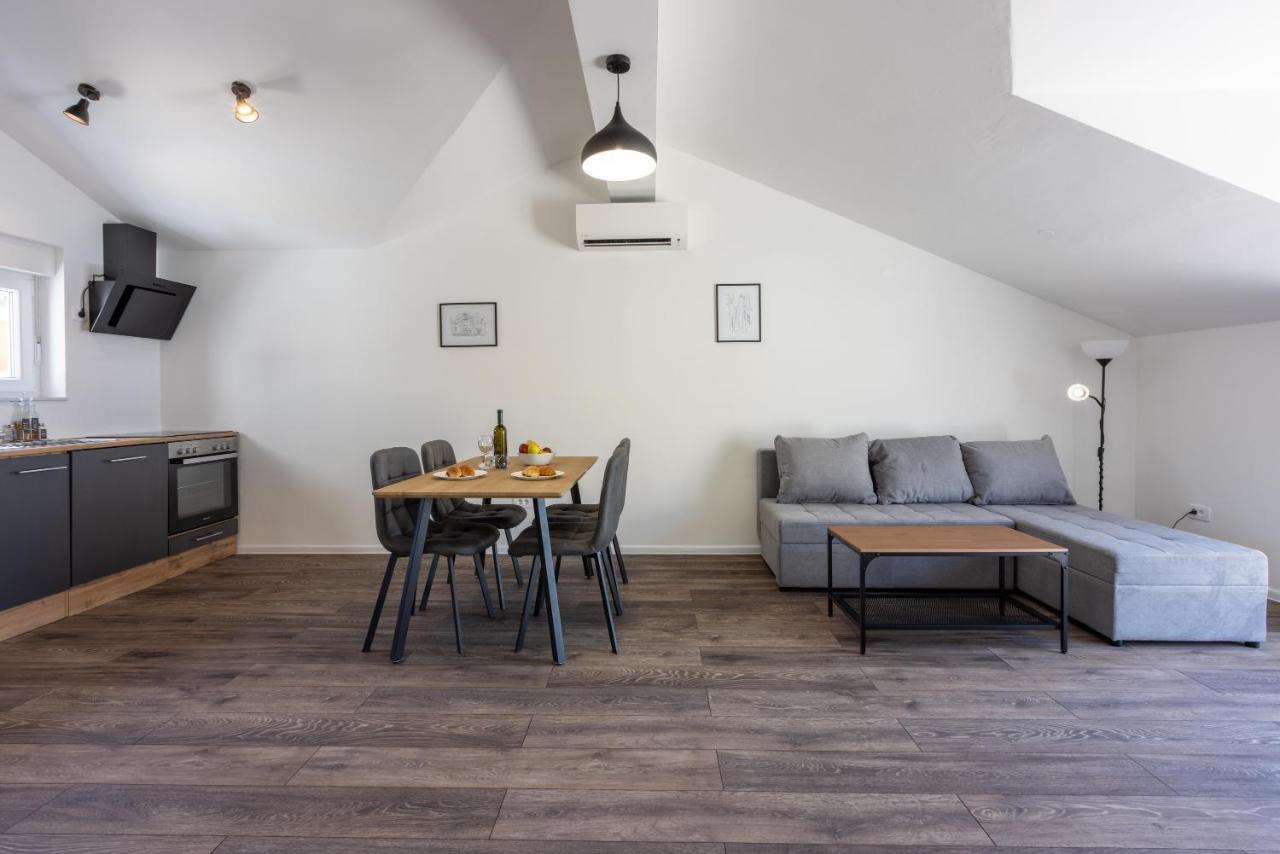 Luxury Apartments Lovorka 3 & 4***/**** Selce Buitenkant foto